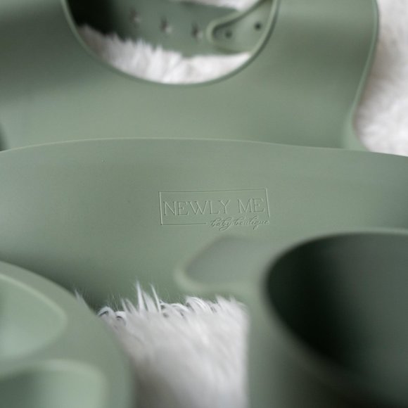 8 Piece Silicone Dining Set - Picture 2 of 5